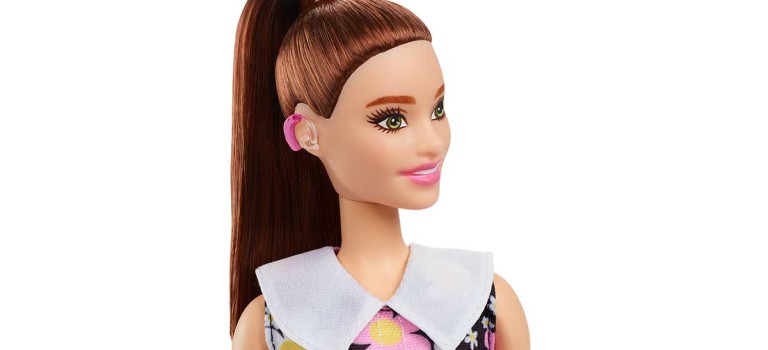 #LoCurioso Lanzan muñeca Barbie con aparato auditivo y Ken con vitiligo