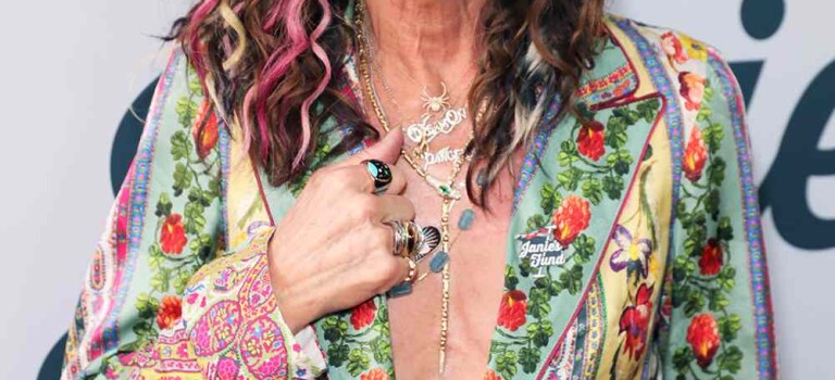 Mujer acusa a Steven Tyler, vocalista de Aerosmith, de abuso cuando ella era menor de edad