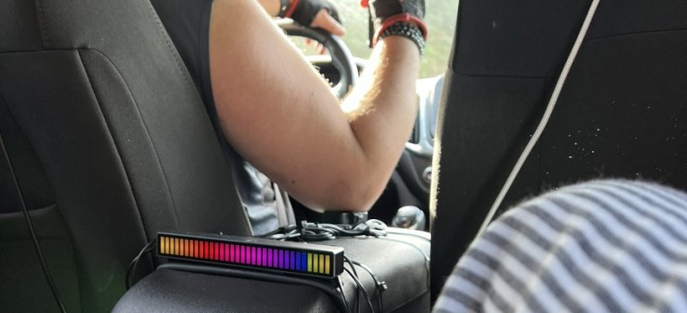 #LoCurioso Uber se vuelve viral por agregar karaoke en su vehículo