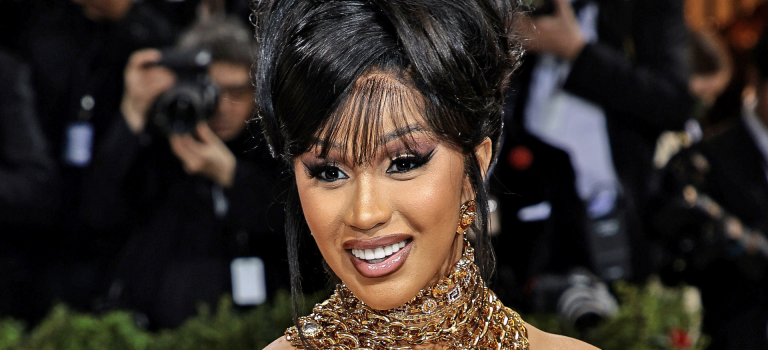 Cardi B anuncia embarazo, la famosa espera a su tercer hijo