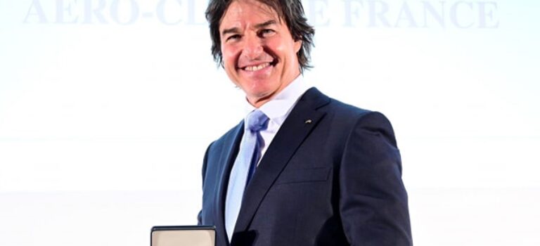 Tom Cruise recibe la Grande Médaille por su pasión por la aviación; es el máximo honor del Aéro-club de France